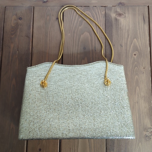 Vintage Gold Metallic Lamé Evening Handbag with Metal Rosette Clasp - Picture 4 of 14